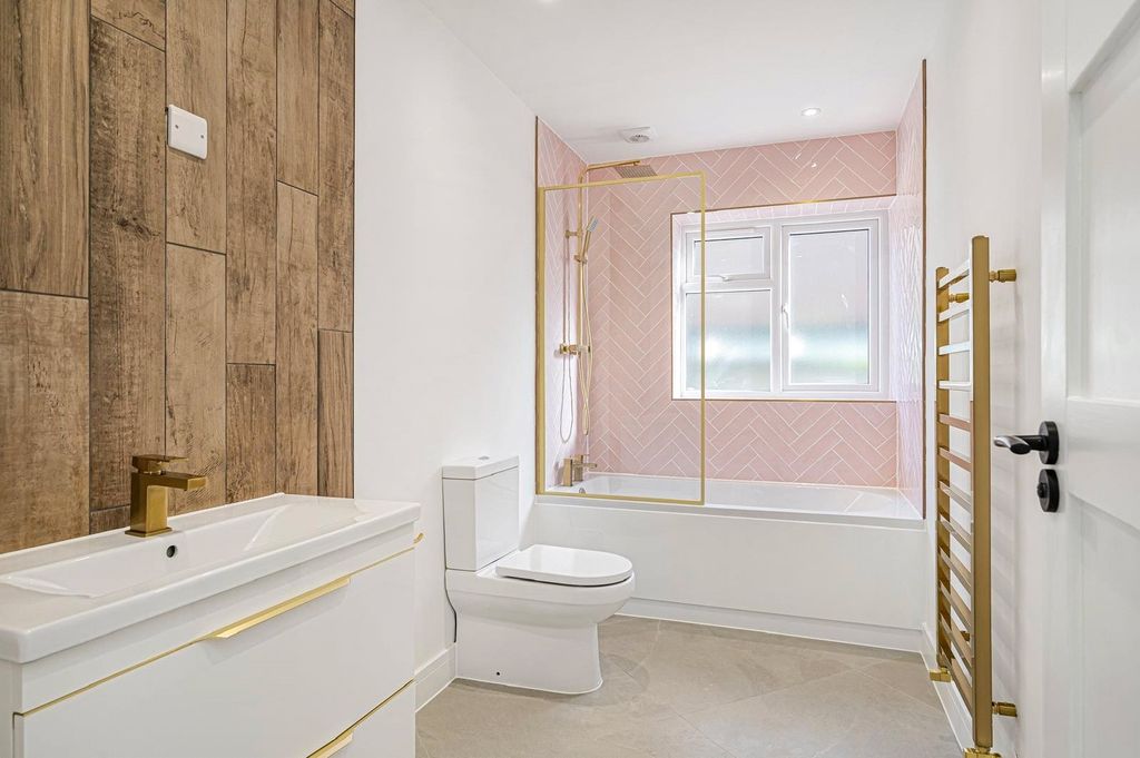 Additional image 7 of 4 bed detached house for saleSouth Coast Road, Telscombe Cliffs, Peacehaven, East Sussex BN10