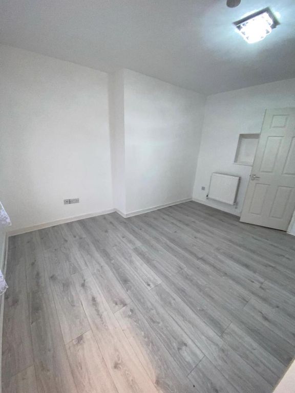 Property photo 3 of 28 Living Room