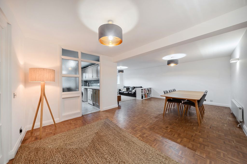 Property photo 3 of 22 1393142-11-6943d7...