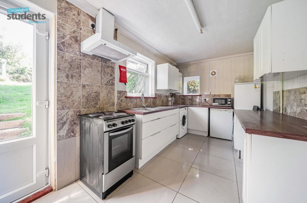 Property photo 2 of 10 31c06644-F37A-44c...