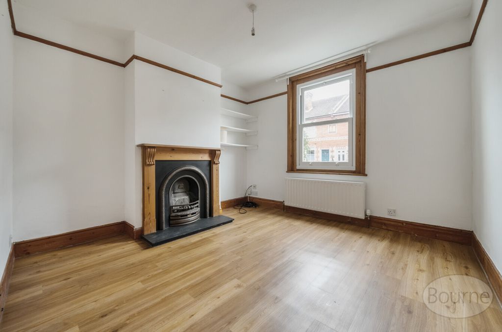 Property photo 2 of 18 4Bea4B12-4616-416...