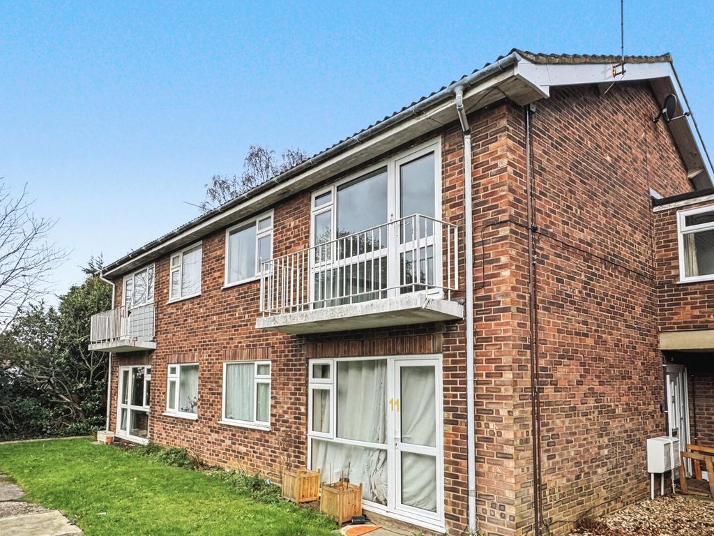 Property photo 1 of 10 Front (Exterior)