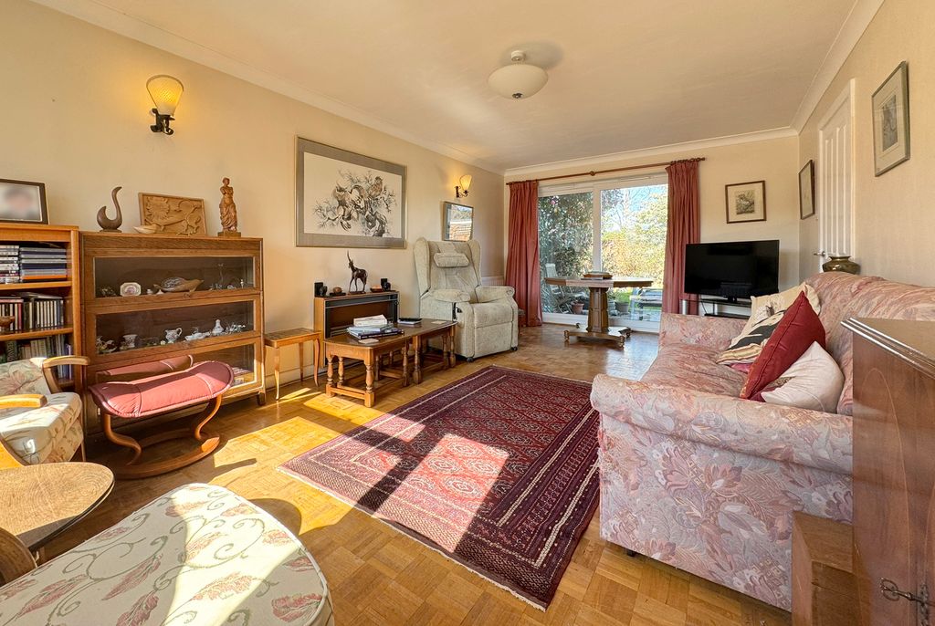 Property photo 2 of 10 28 Gc Sitting Room