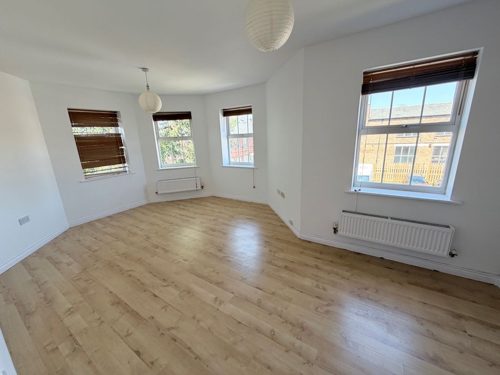 Property photo 3 of 7 Gallery