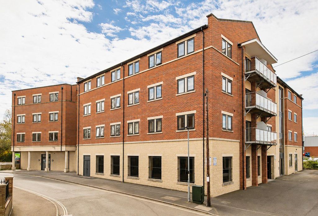 Property photo 1 of 8 Fortescue House External 3-2.Jpg