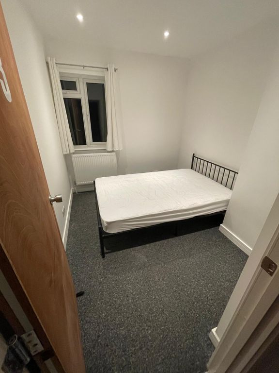 Property photo 3 of 8 Bedroom 1