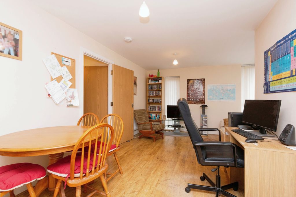 Property photo 3 of 17 Photography
