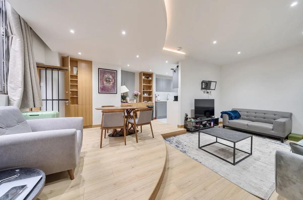 Property photo 1 of 10 61v7Lupt.Png