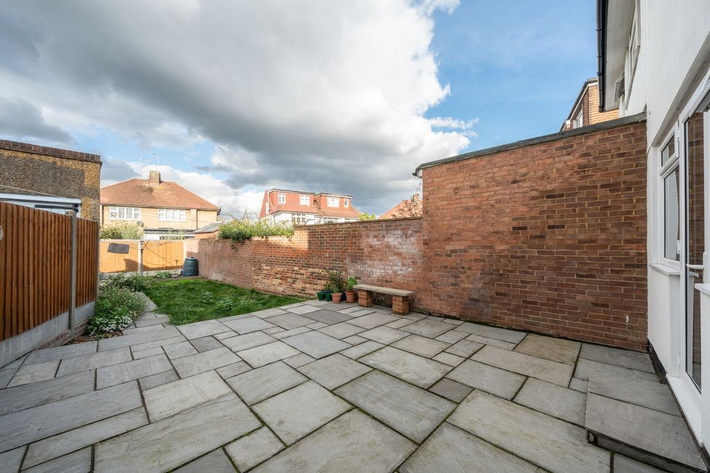 Property photo 3 of 11