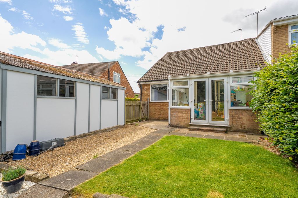 Additional image 13 of 2 bed semi-detached bungalow for salePoplar Crescent, Harrogate HG1