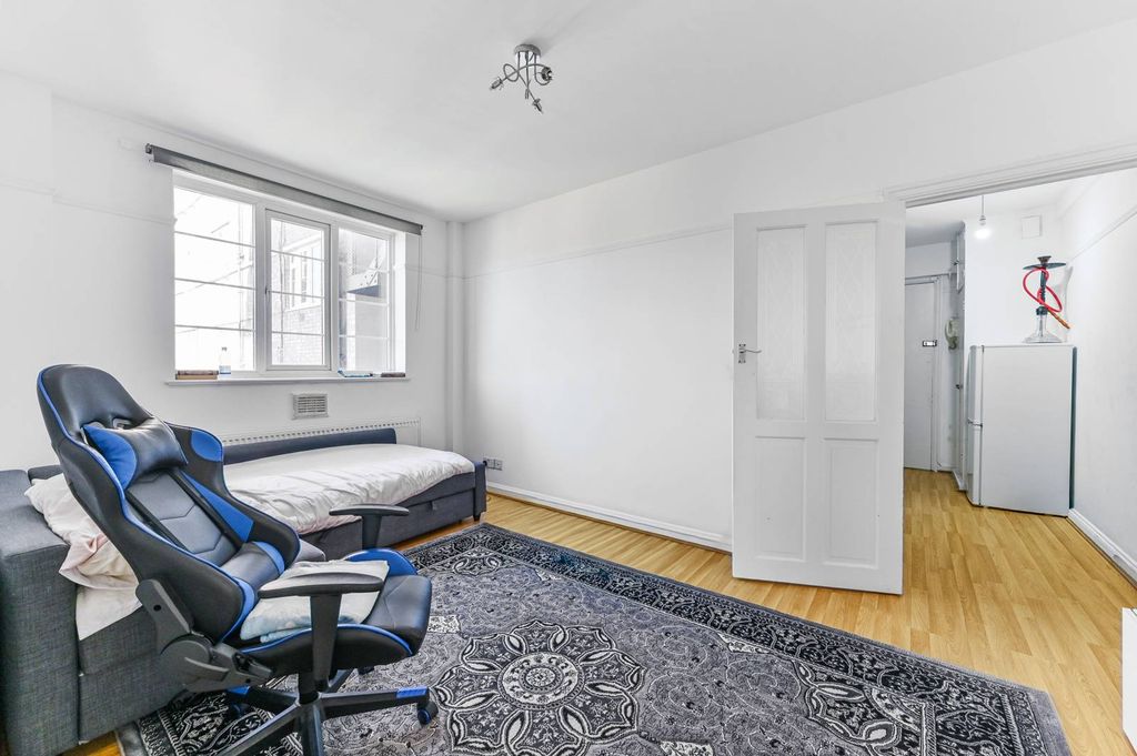 Property photo 3 of 8