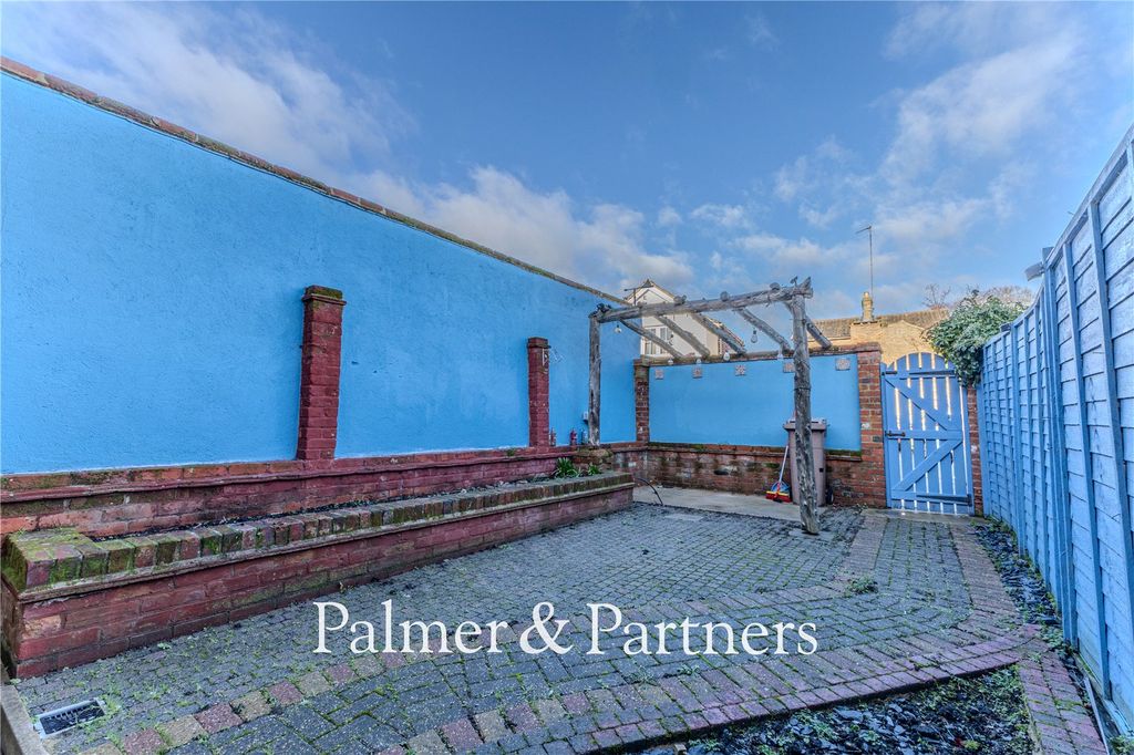 Property photo 2 of 16 Picture No. 21