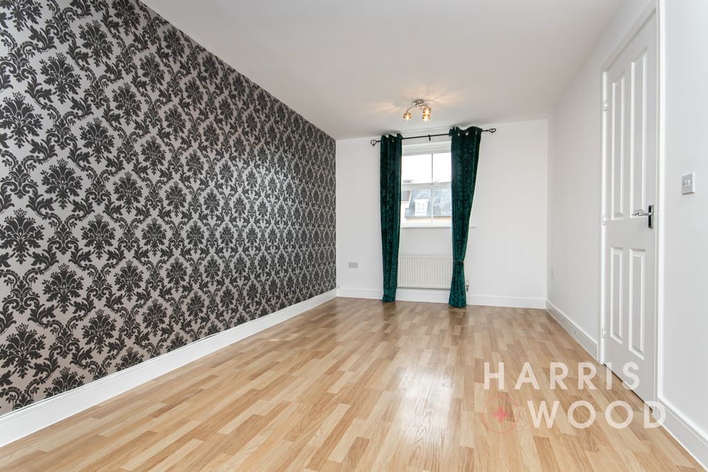 Property photo 3 of 21 4451383