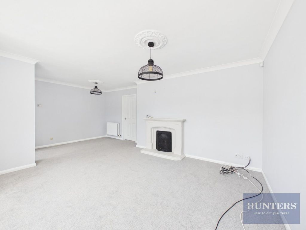 Property photo 2 of 17 Sitting Room