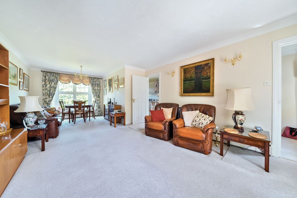 Property photo 2 of 20 1311668-16-6852A6...
