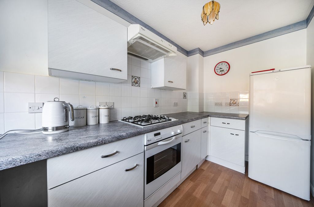 Property photo 3 of 13 1465901-12-6A1566...