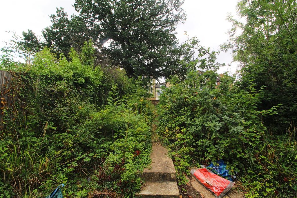 Property photo 2 of 8 Gardens (2) Edit.Jpg