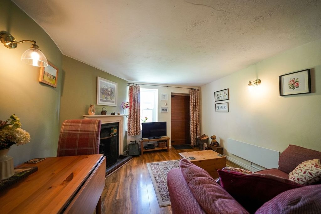 Property photo 3 of 25