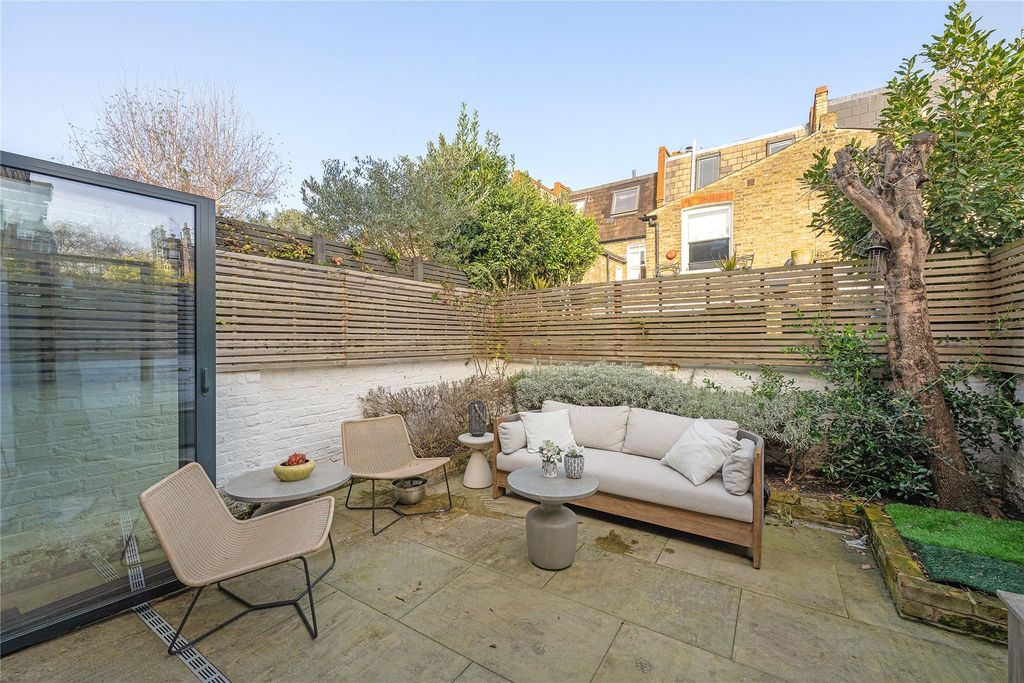 Property photo 3 of 11 Picture No. 27