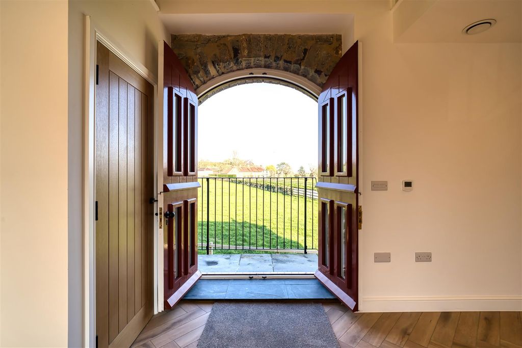 Property photo 3 of 10 View