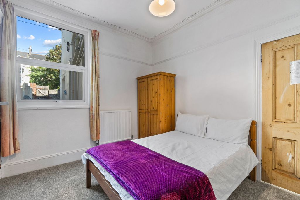 Property photo 3 of 8 0010