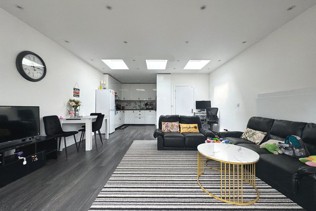 Property photo 3 of 12 Picture No. 38