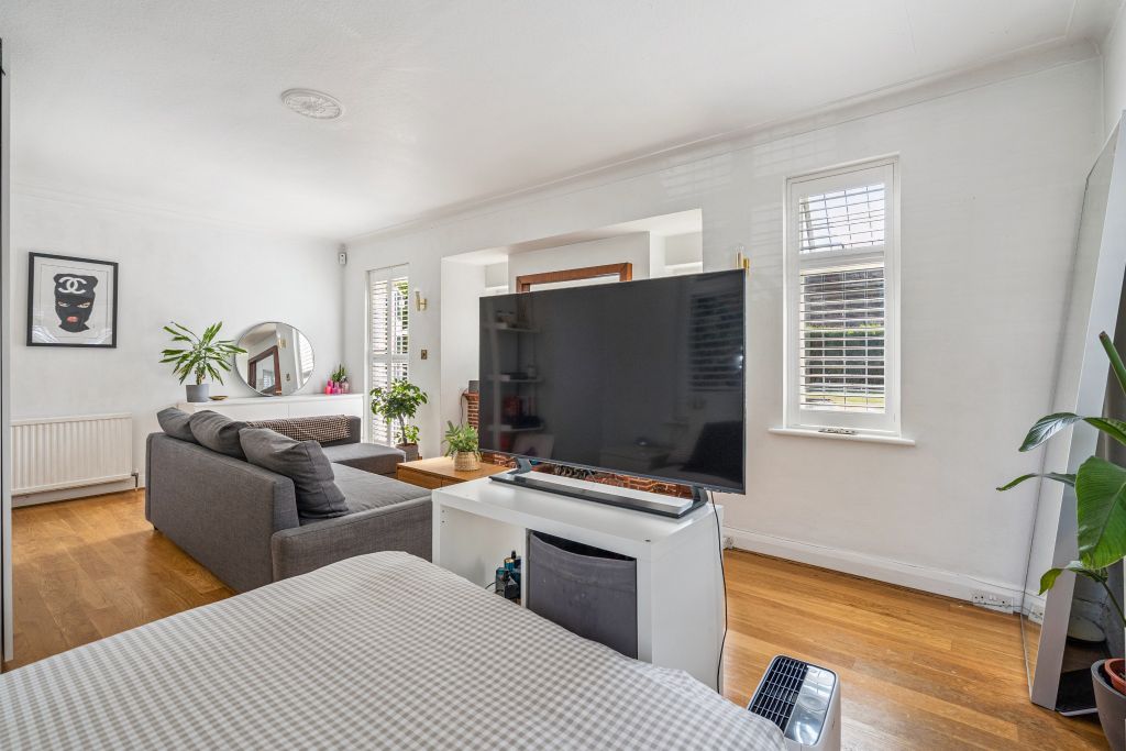 Property photo 3 of 23