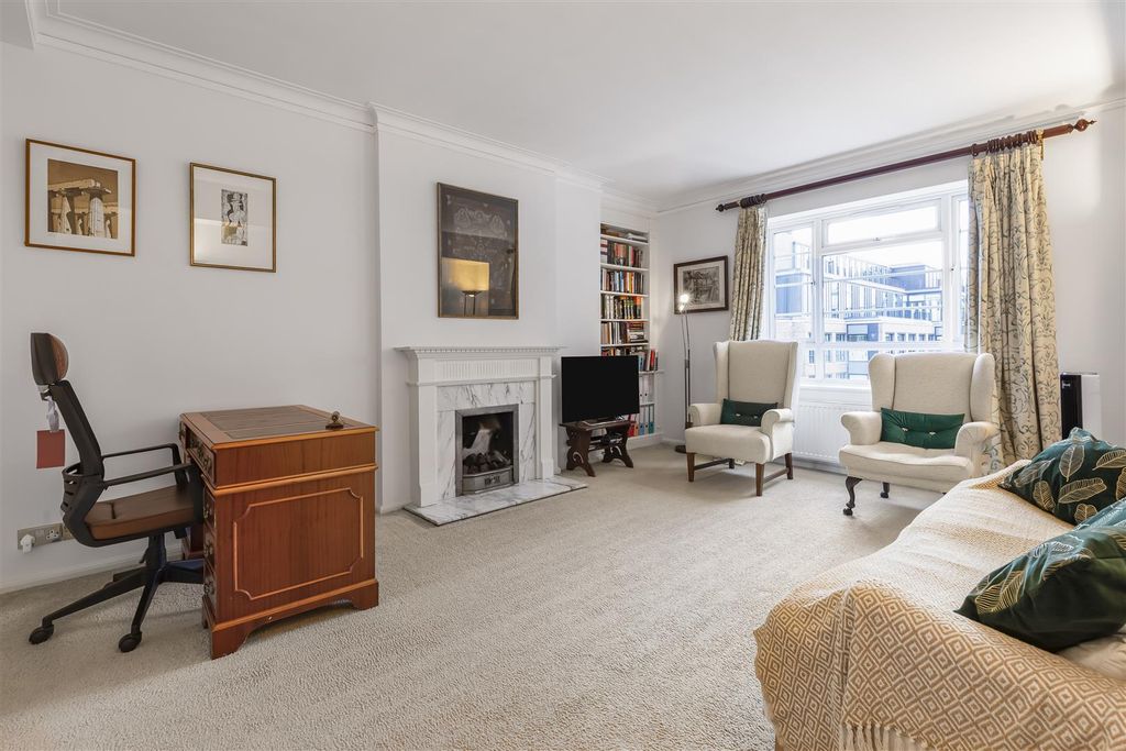 Property photo 1 of 15 Westminster Gardens - Reception Room