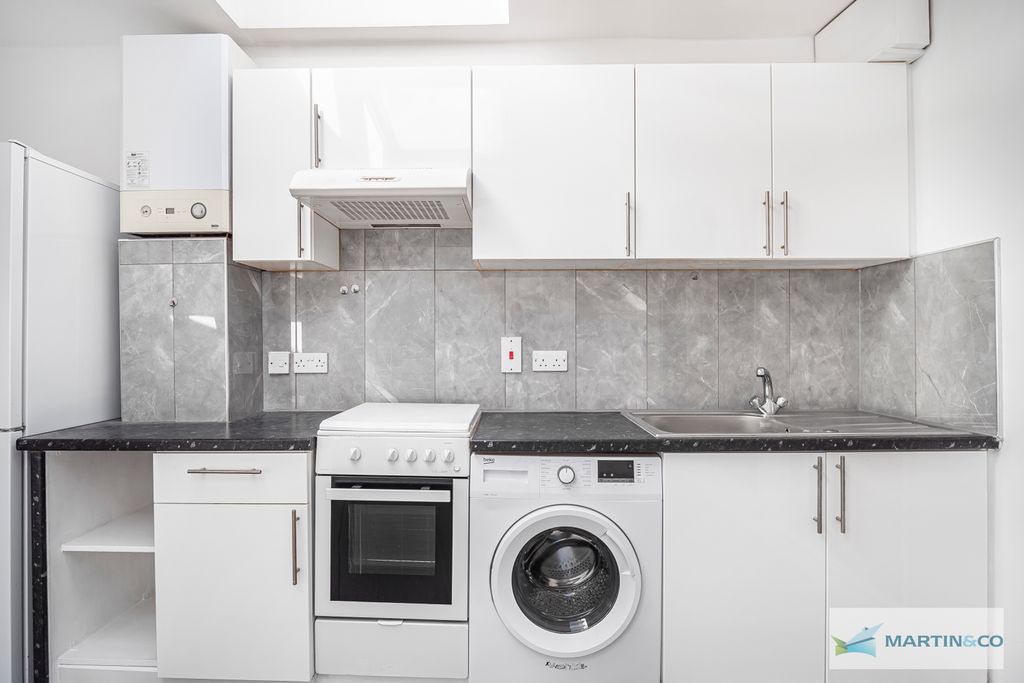 Property photo 3 of 16 5_32533_Watermarked
