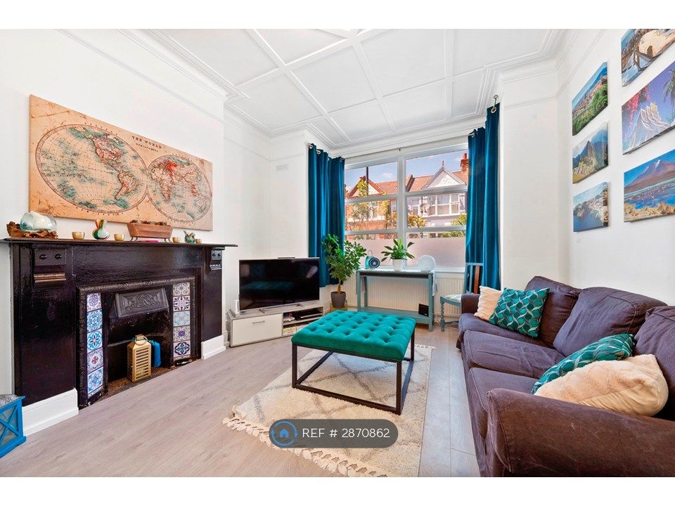 Property photo 1 of 16 Living Room