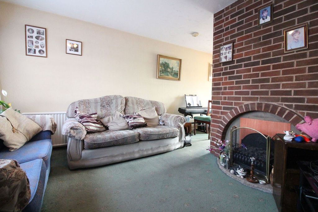 Property photo 3 of 17