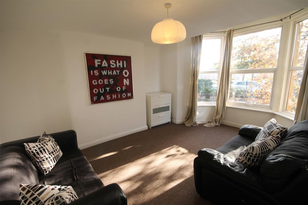 Property photo 1 of 11 61 Starbeck.Jpg