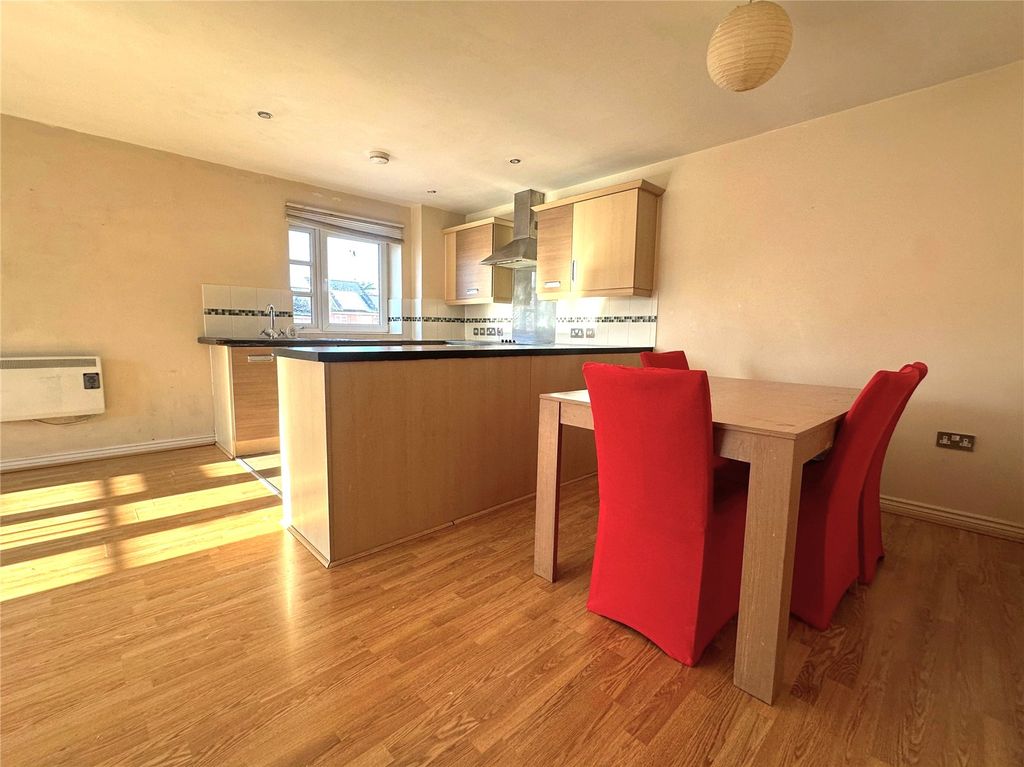 Property photo 3 of 14 Picture No. 18