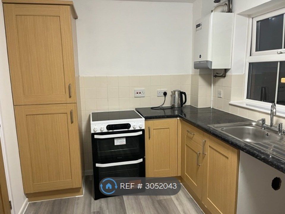 Property photo 2 of 10 Kitchen