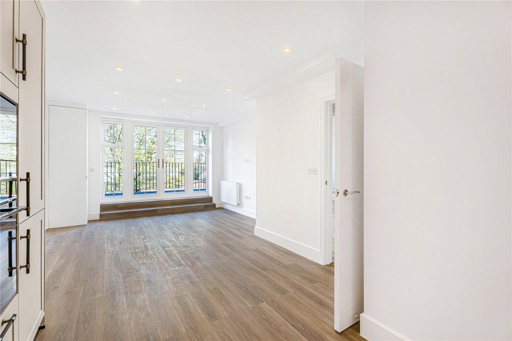 Property photo 2 of 10 Picture No. 29