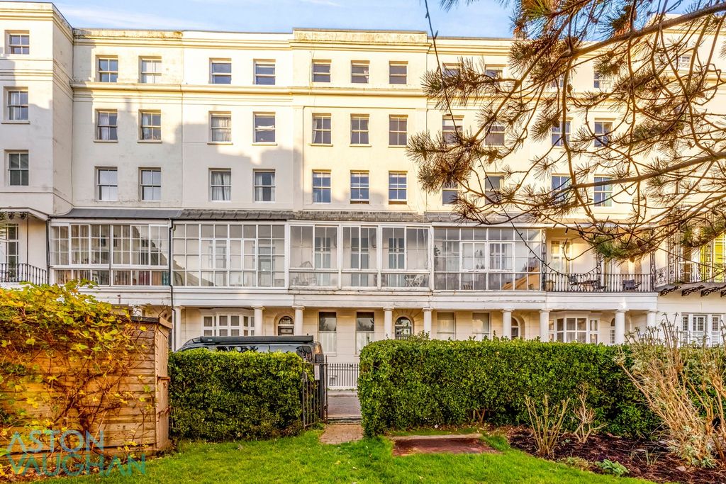 Property photo 1 of 17 4693601