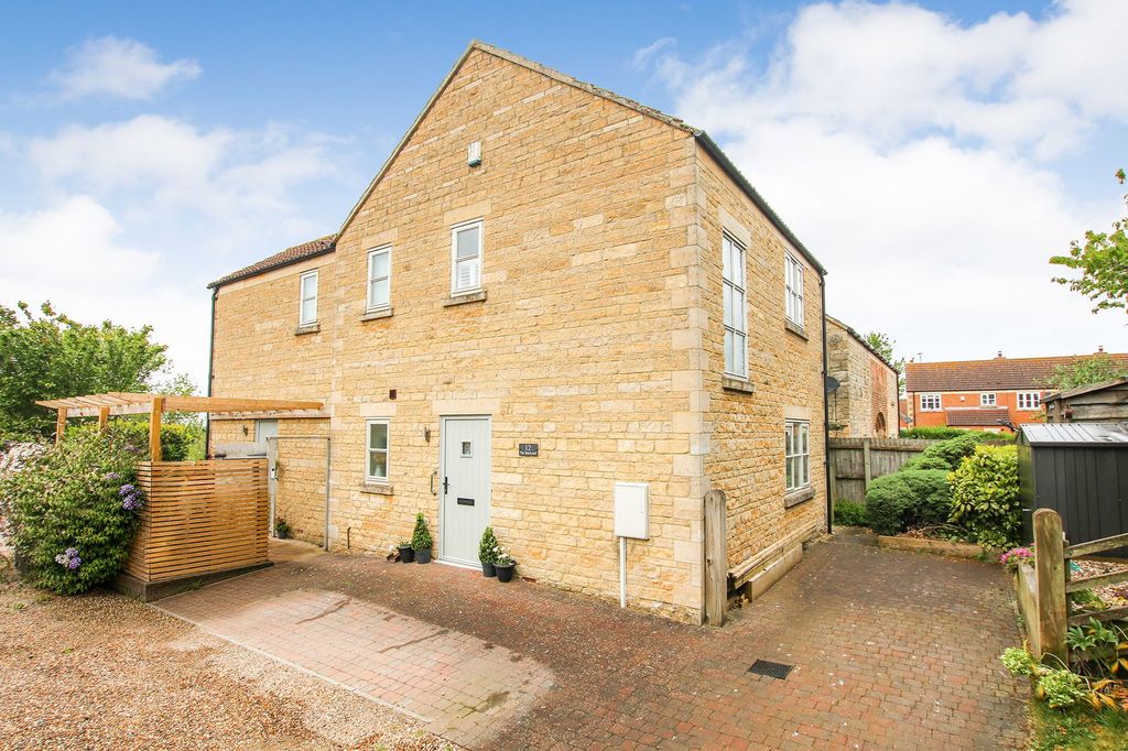 Property photo 1 of 24