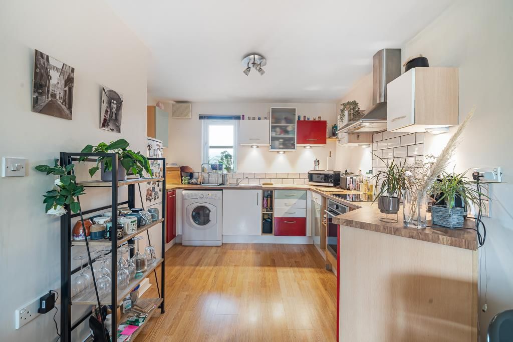 Property photo 2 of 10 Kitchen