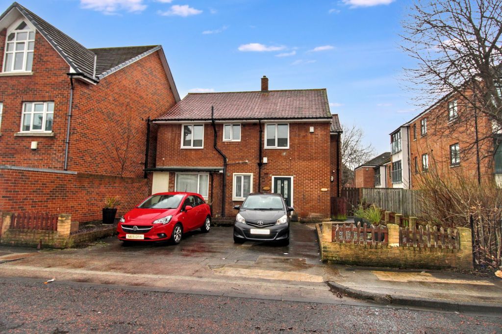 Property photo 1 of 9