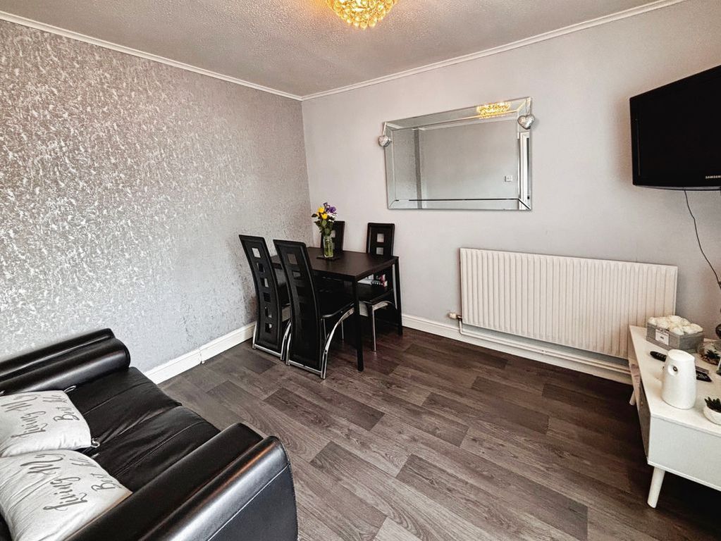 Property photo 3 of 10 Dining Room