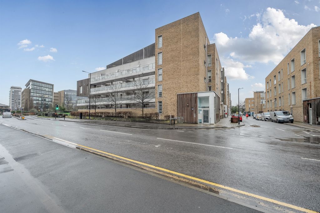 Property photo 1 of 12