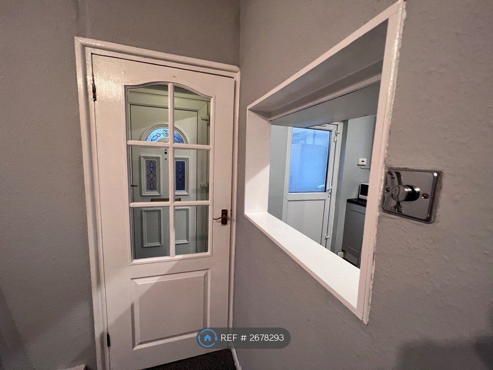 Property photo 3 of 35