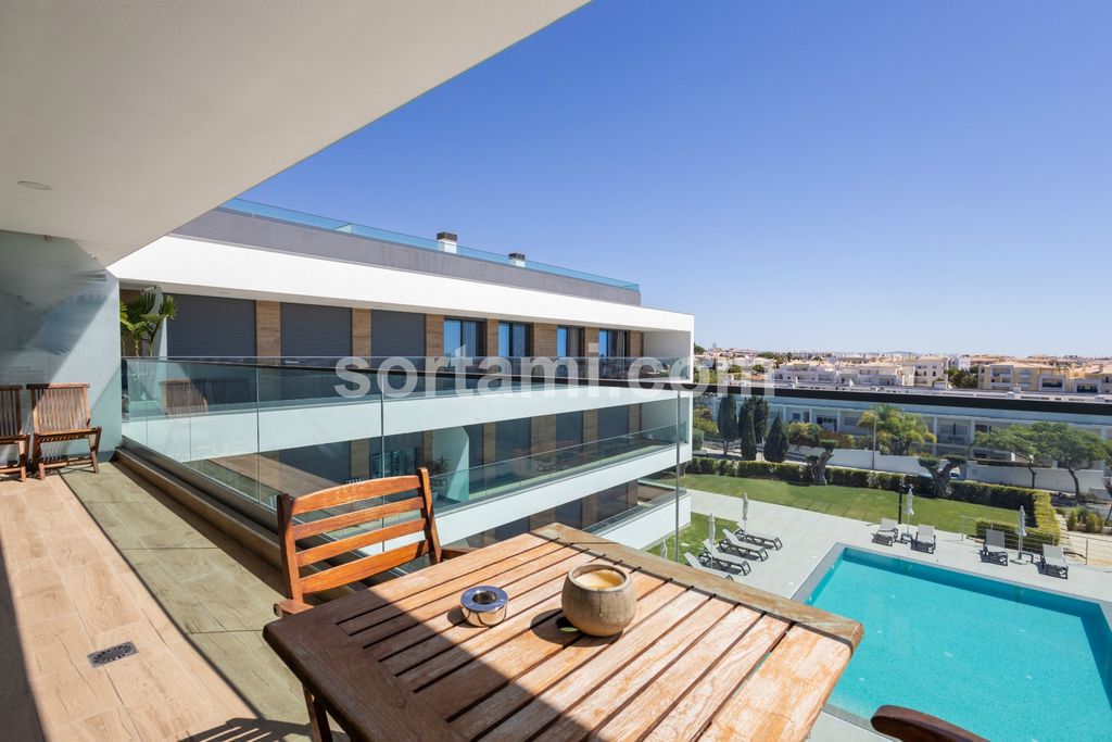 Property photo 2 of 27