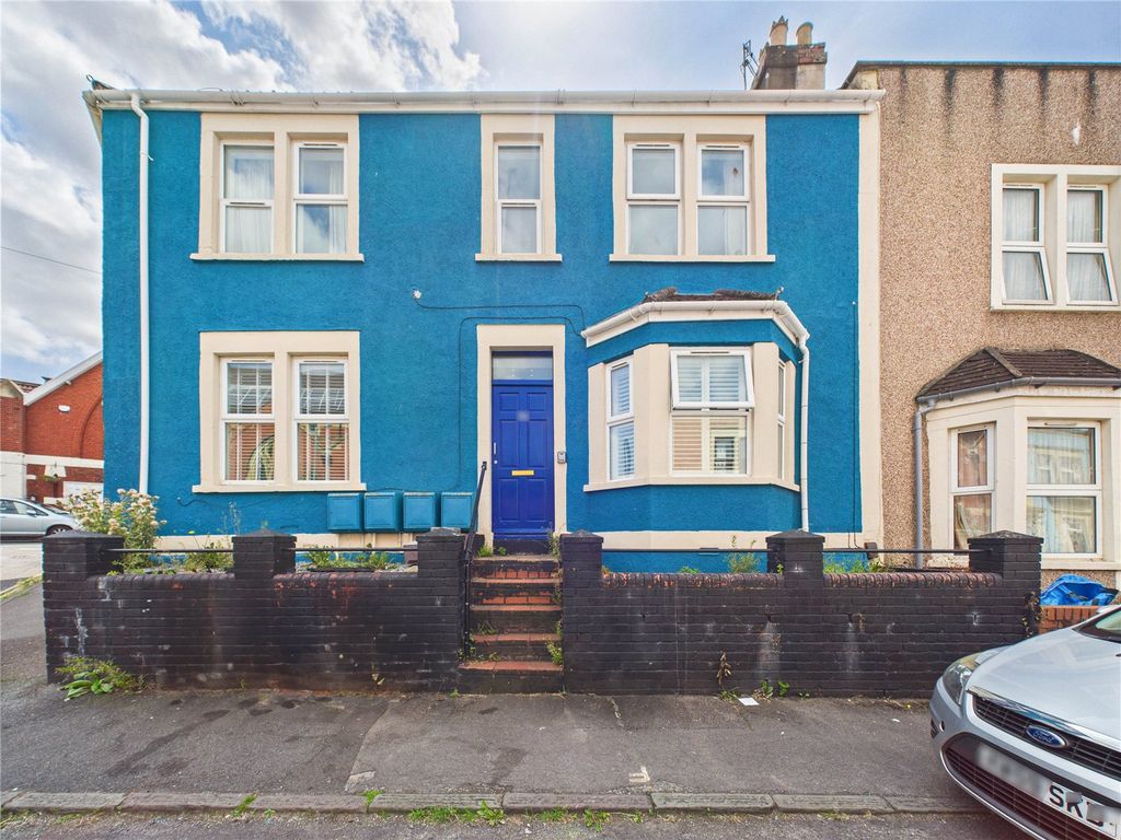 Property photo 2 of 14 Picture No. 21