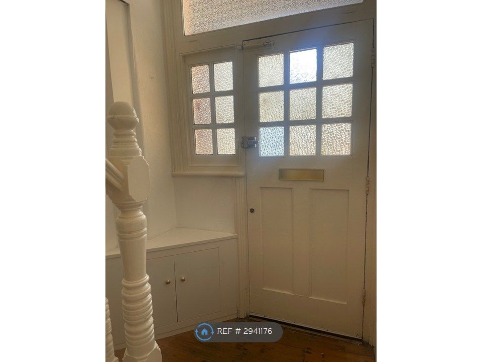 Property photo 2 of 33