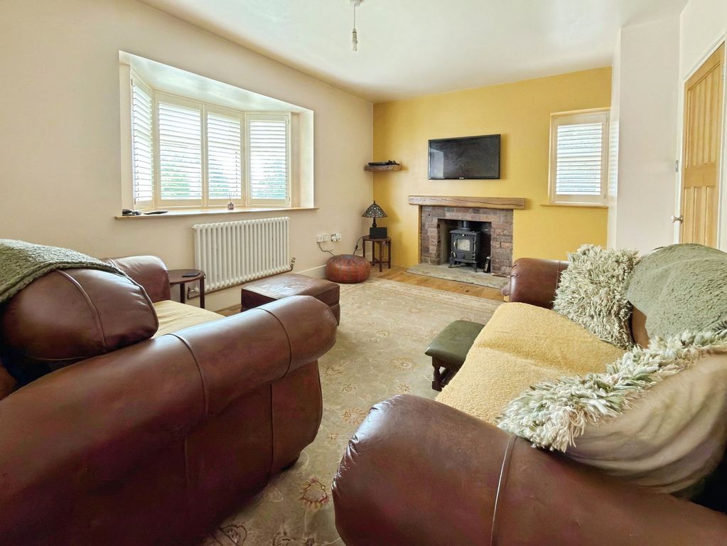 Property photo 3 of 28