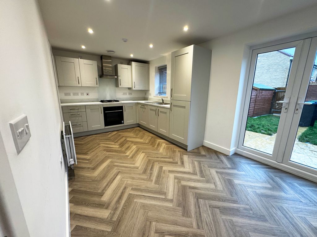 Property photo 3 of 12 Dining Area