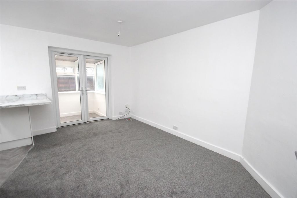 Property photo 2 of 11 Img_9620.Jpg