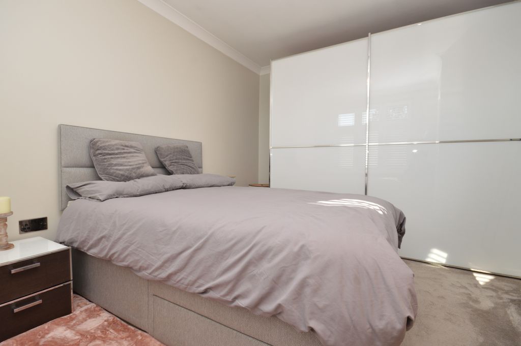 Property photo 3 of 8 Gallery