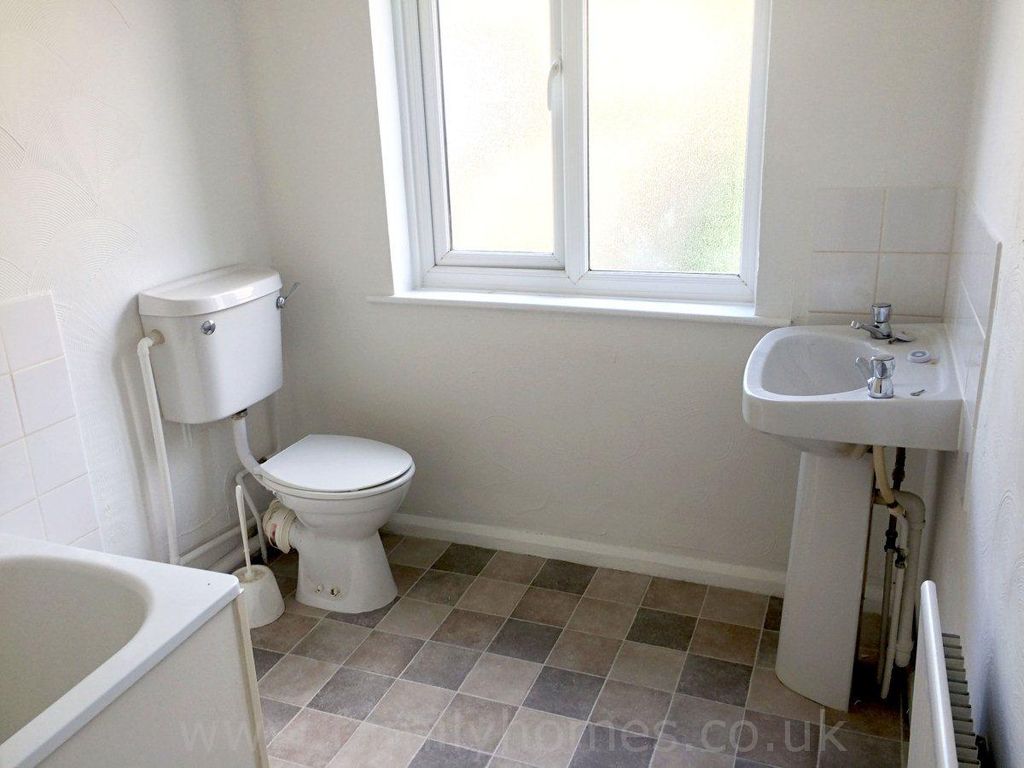 Property photo 2 of 5 Bathroom